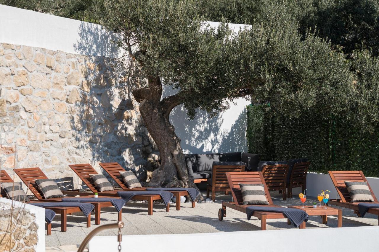 Villa Petra Apartment With Private Pool Makarska Exterior photo