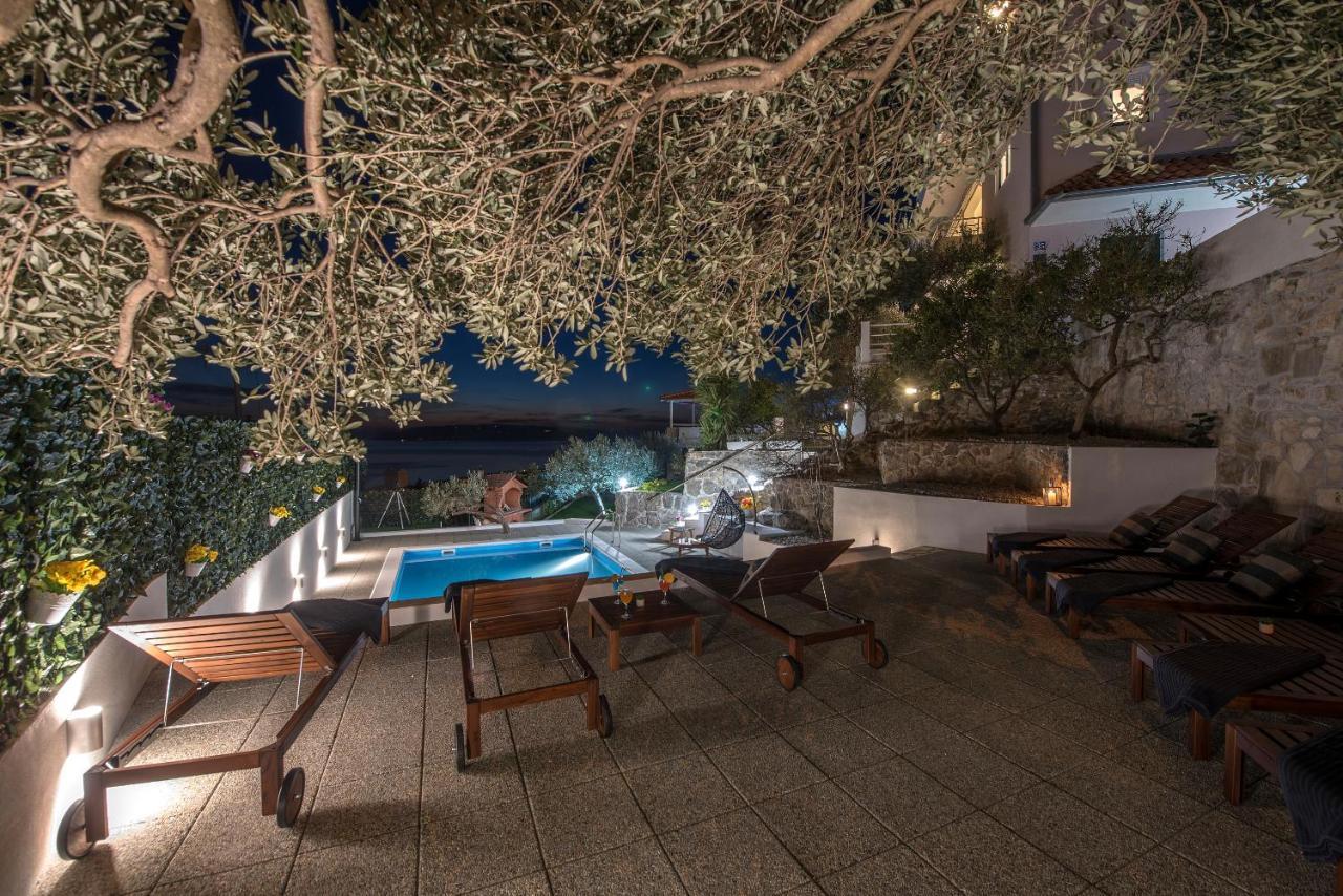 Villa Petra Apartment With Private Pool Makarska Exterior photo
