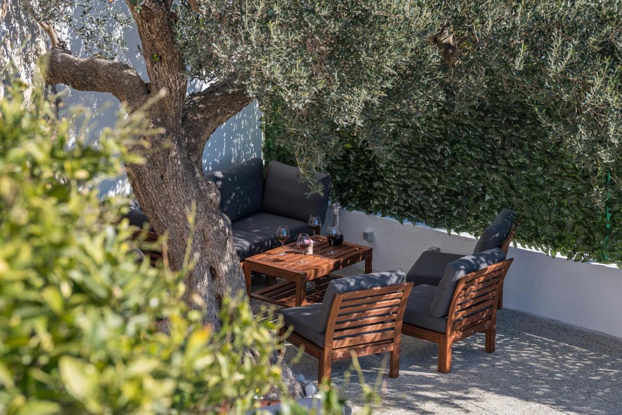 Villa Petra Apartment With Private Pool Makarska Exterior photo